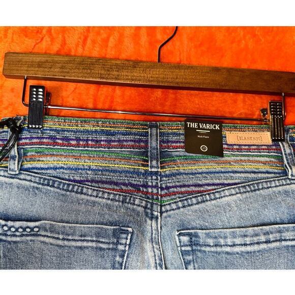 Blank NYC Capri Jeans Raw Hem Rainbow‎ Thread Waist  NEW WITH TAGS Size 25 - Picture 3 of 8